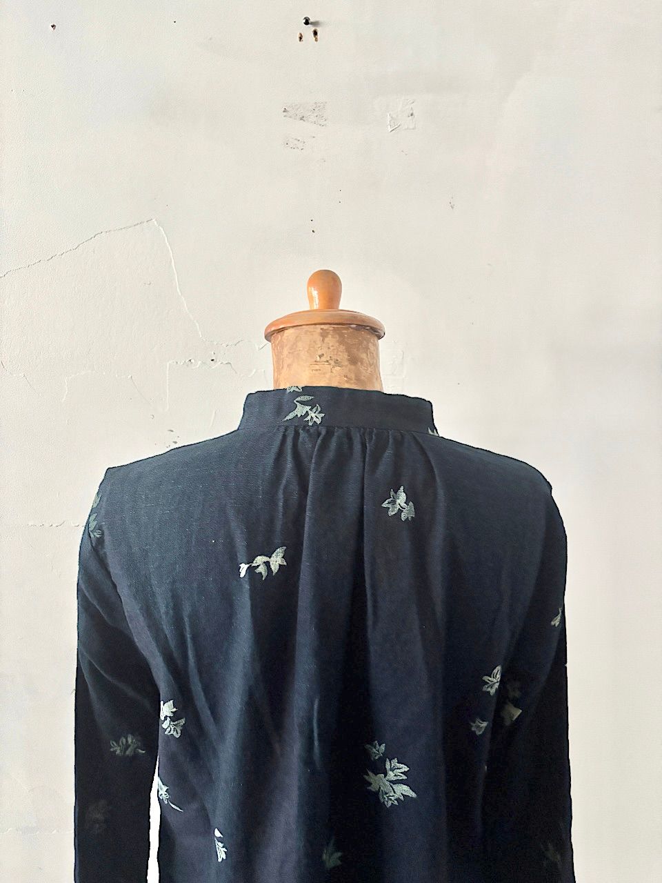 極美品　パラスパレス　バンドカラー　花柄　インディゴ染め　スキッパー　シャツ 極美品 パラスパレス バンドカラー 花柄 インディゴ染め