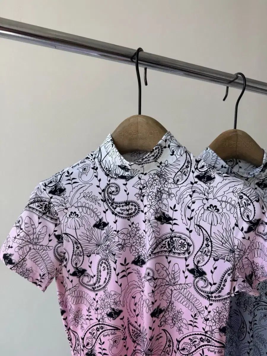 ハイネック Tシャツ