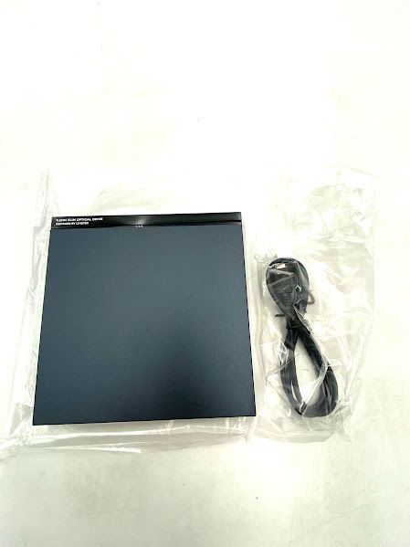 【極美品】ロジテック Logitec USB2.0ポータブルDVDドライブ ブラック LDR-PMK8U2LBK A0708 0826ML002 0120240826100796