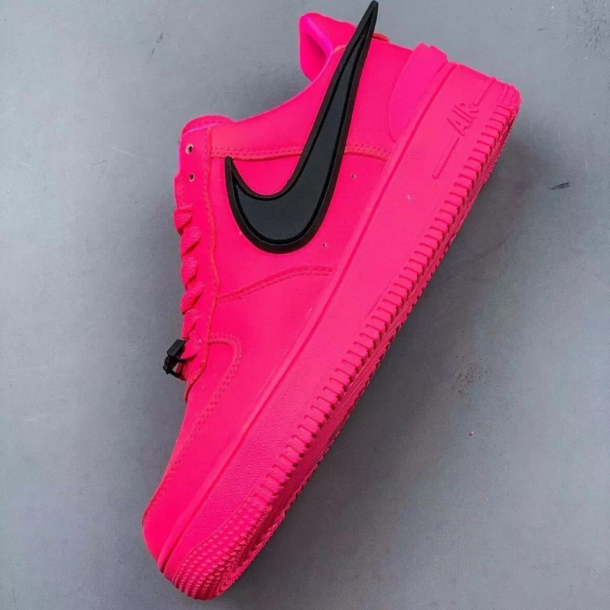 新品未使用ナイキAMBUSH Nike Air Force 1スニーカー男女兼用