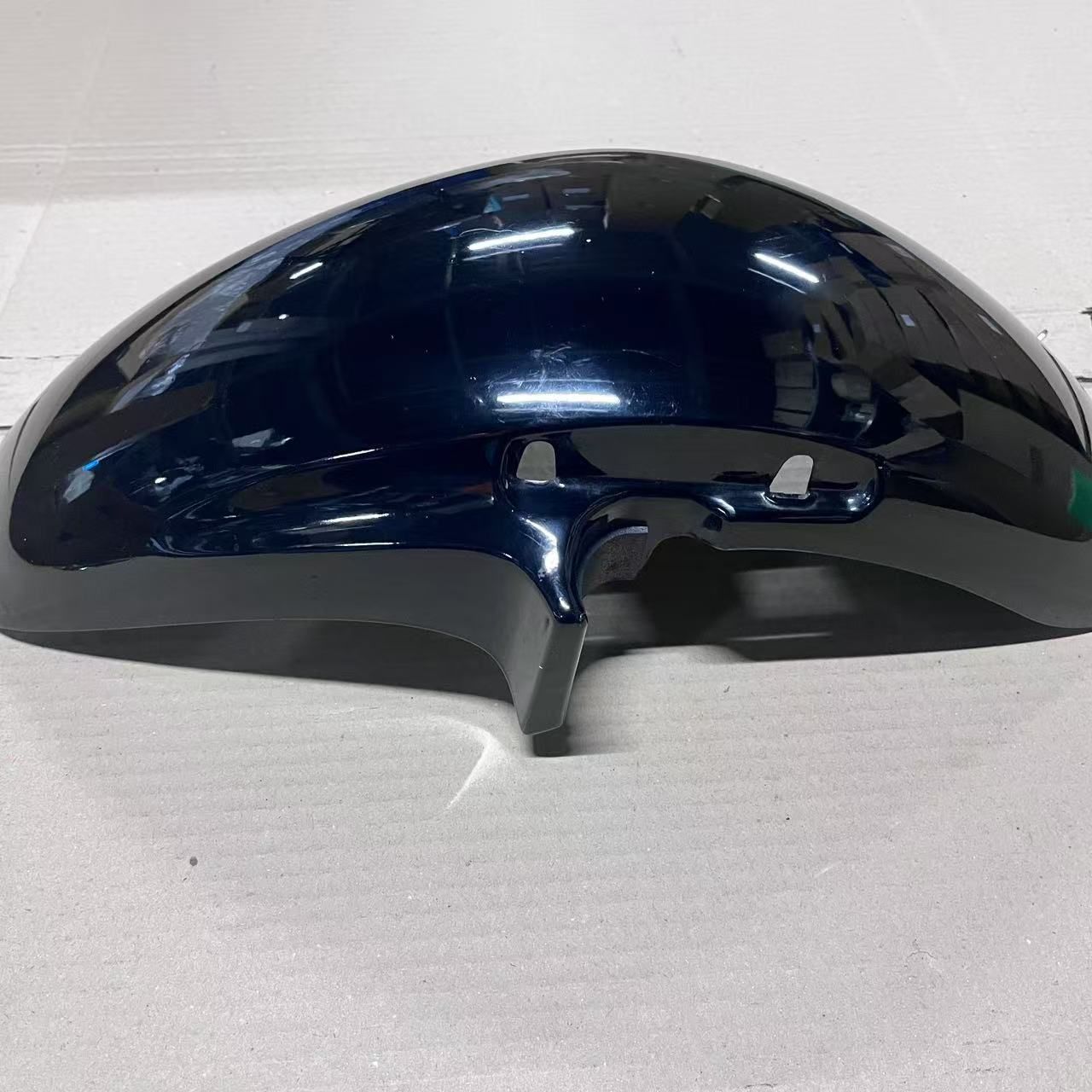 ☆中古・3営業日以内発送☆CB400SF-NC42純正フロントフェンダー割れ 