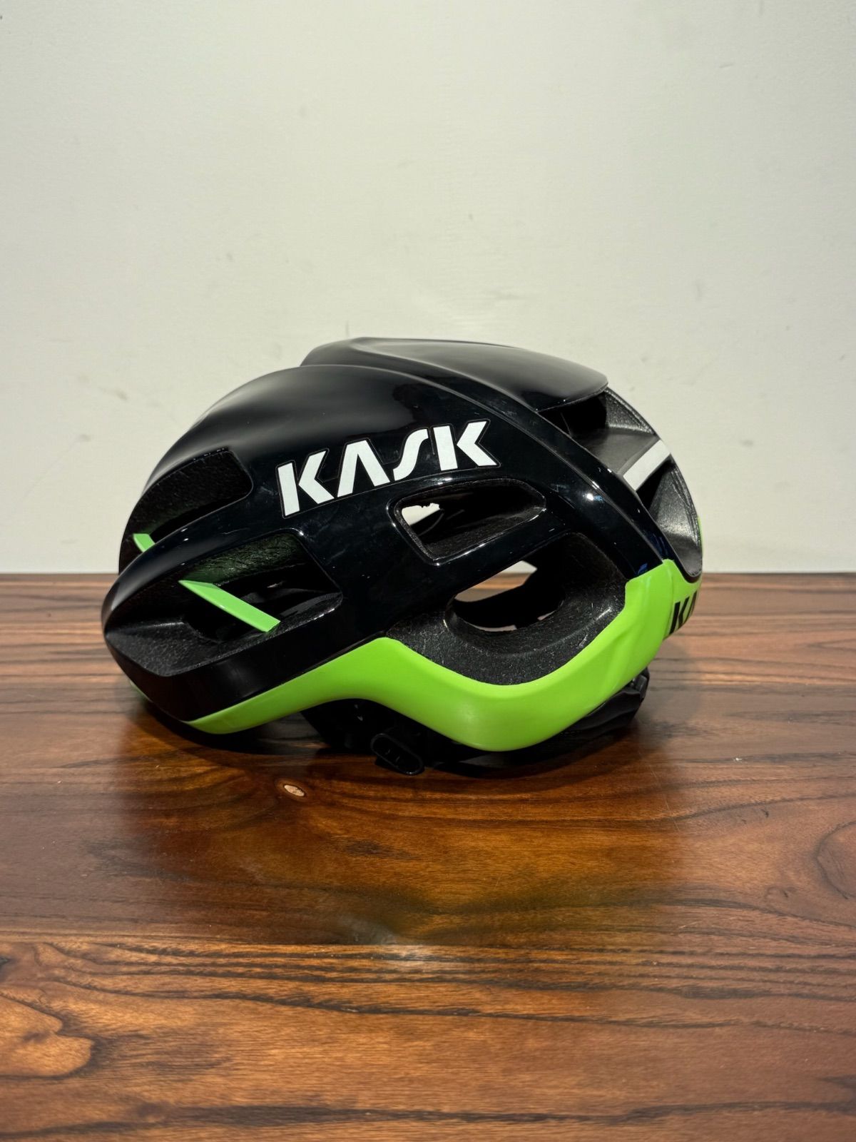 軽量 エアロヘルメット