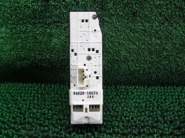 3FA5548 NN3 トヨタ bB NCP31 前期型 Z X Ver. 運転席パワー