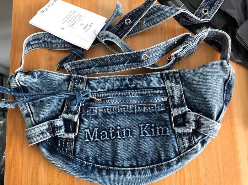 Matin Kim デニム 新品、未使用(タグ付き) MATIN KIM デニム トートバッグ LOGO WASHED DENIM TOTE BAG