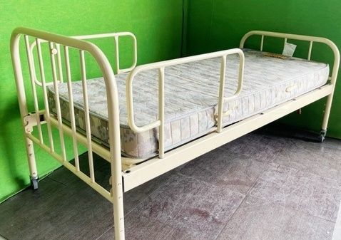 個人宅の場合は 福山通運最寄りの営業所止めとなります フランスベッド 手動式 介護用ベッド 9000 マットレス付き A-3040