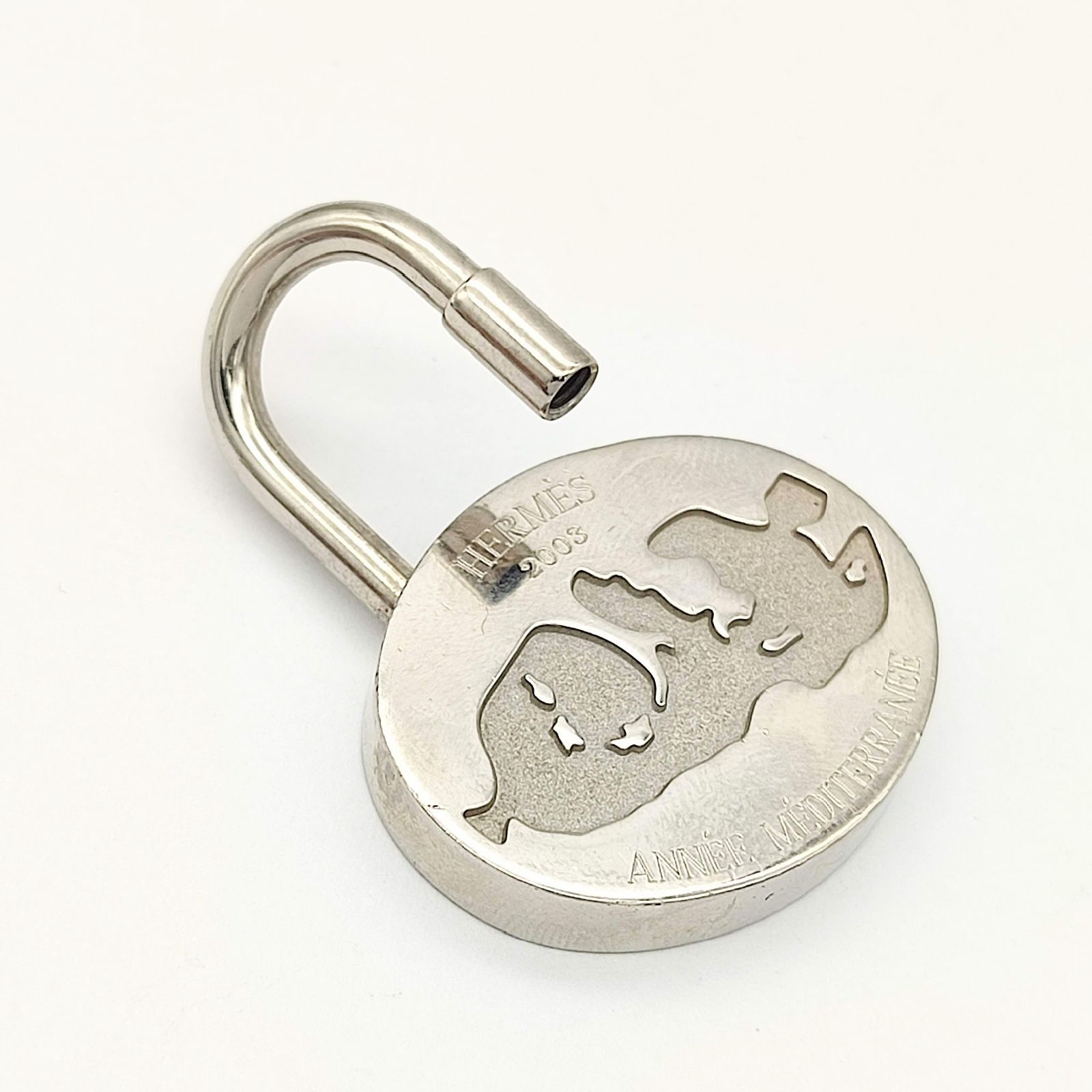 HERMES エルメス カデナ 地球 チャーム シルバー HERMES エルメス カデナ 2001 L'HOMME PEUT EMBELLIR LA TERRE