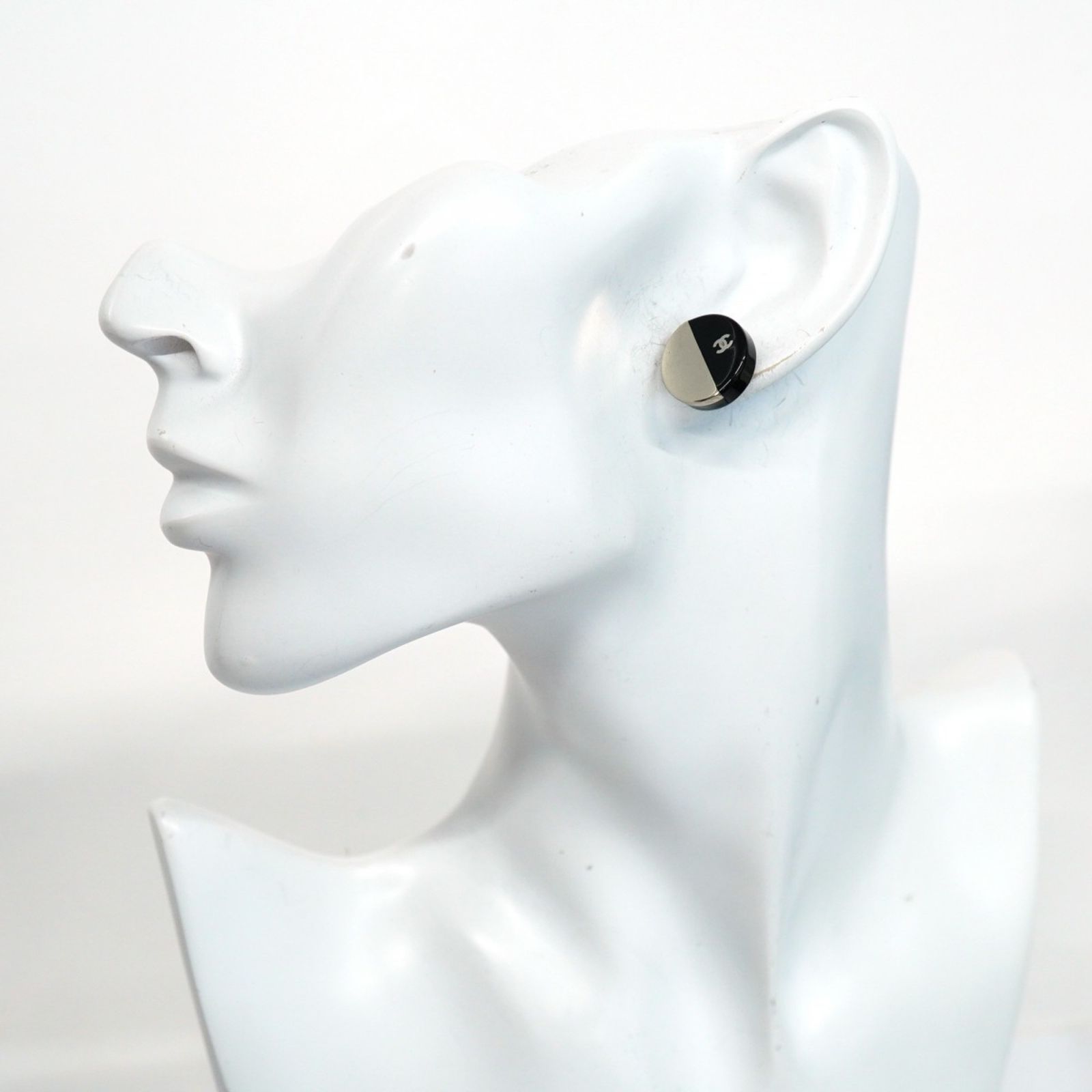 シャネル Chanel シャネル ピアス ココマーク バイ サークル メタル プラスチック シルバー ブラックレディース SIROKUMA-CORPORATION_COM