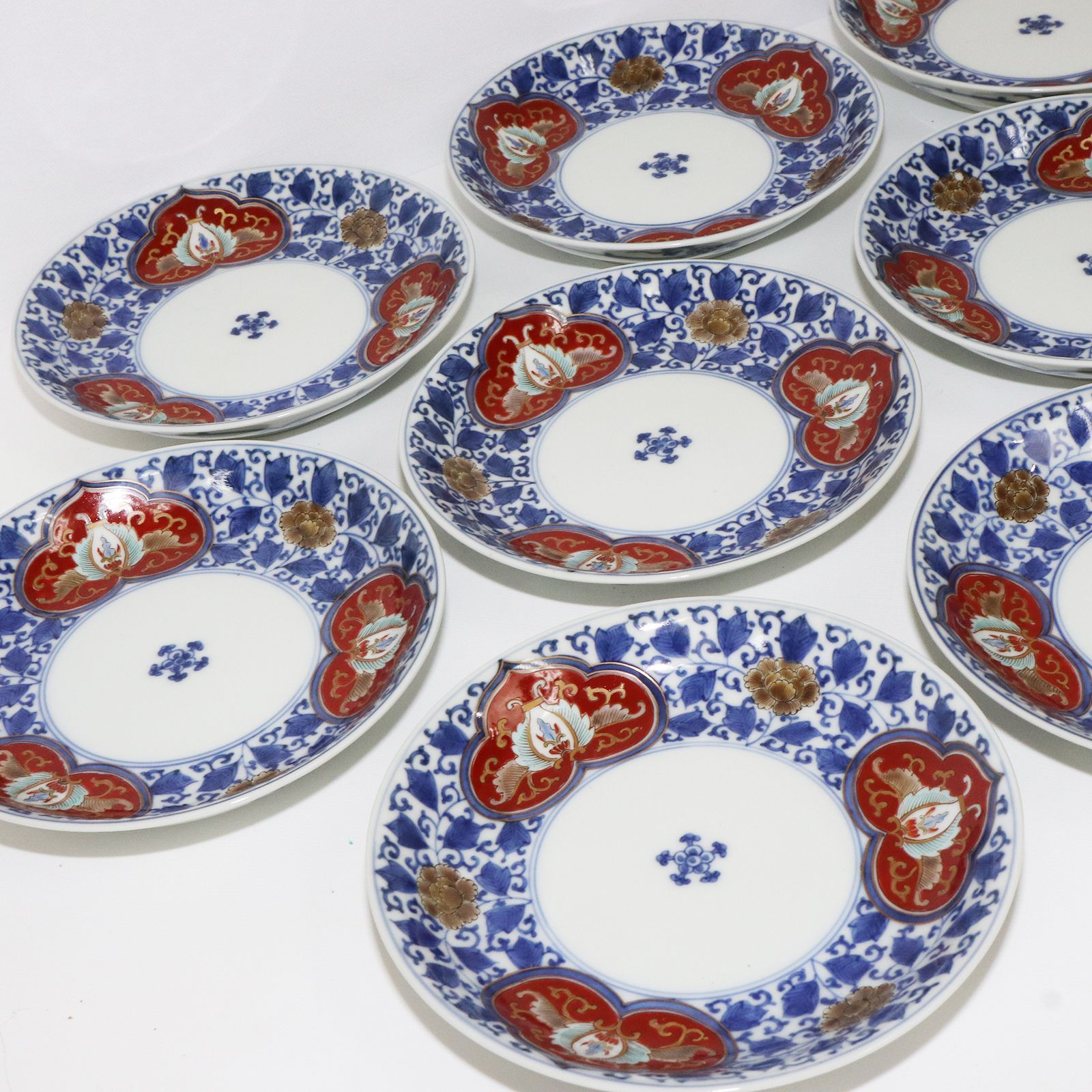 十二代　酒井田柿右衛門作　柿形　香合　共箱　共布　茶道具 十四代 酒井田柿右衛門 濁手三方割花文香炉 | 銀座 黒田陶苑