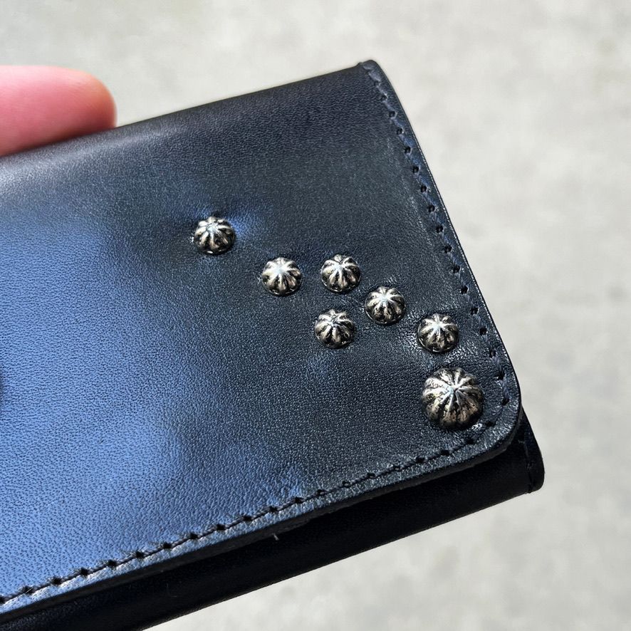 栃木レザー スタッズウォレット コンパクト財布 二つ折り財布