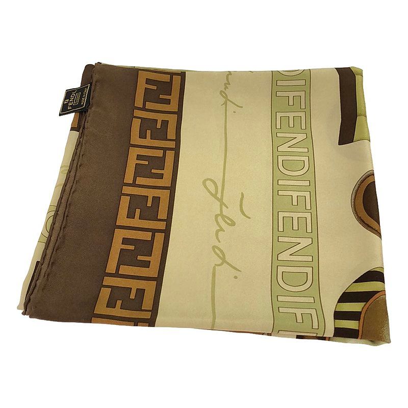 美品 FENDI/フェンディ ボタン柄　大判スカーフ 美品】 FENDI / フェンディ | シルク ボタン柄 大判スカーフ