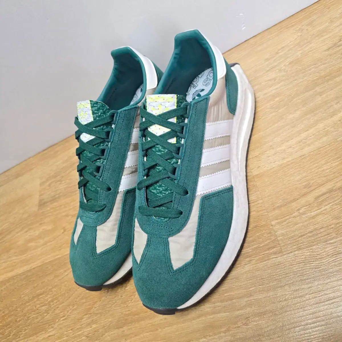 adidas(アディダス) レトロピー E5 グローリー 280