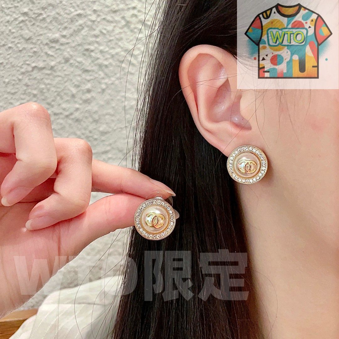 【シンプル希少❣️】CHANEL　ヴィンテージピアス 今日特価】CHANEL ヴィンテージ ピアス エレガントなデザイン