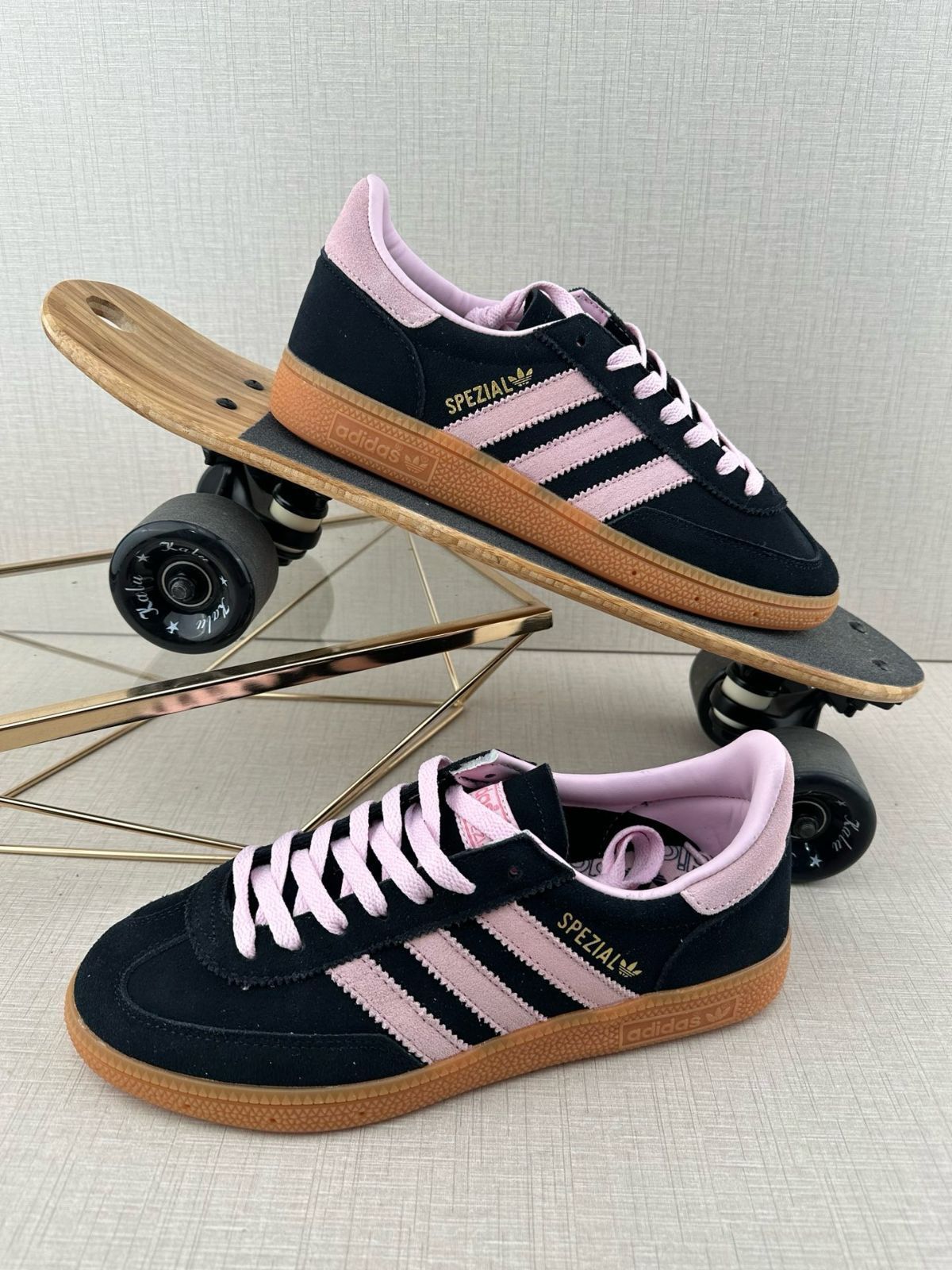 新品 adidas ハンドボール スペツィアル  HANDBALL SPEZIAL