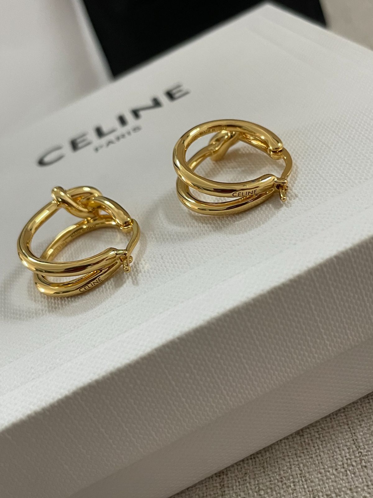 セリーヌピアス（片耳）早い者勝ち‼️ 早い者勝ち！☆CELINE セリーヌ☆ ピアス ゴールド - メルカリ