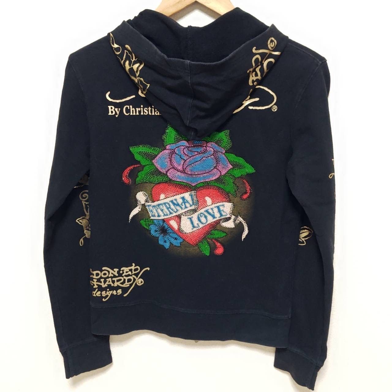 ストリート＆ロックテイスト！【Ed Hardy】エドハーディー ラインストーン ジップ パーカー フーディ トップス アウター ゴールド ロゴ 個性派  豪華 キラキラ ハート USA製 カジュアル スウェット ストレッチ ブラック 黒 XL/M20381jm - メルカリ