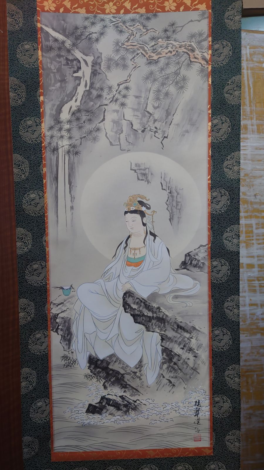 掛け軸 岩上観音 桐 き