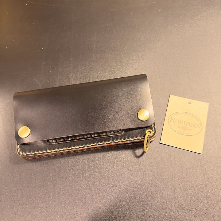 クロムエクセル - ブラック茶芯｜ロングトラッカーウォレット 01BCE03 Horween社クロムエクセルレザー・ブラック茶芯使用 ロングトラッカー