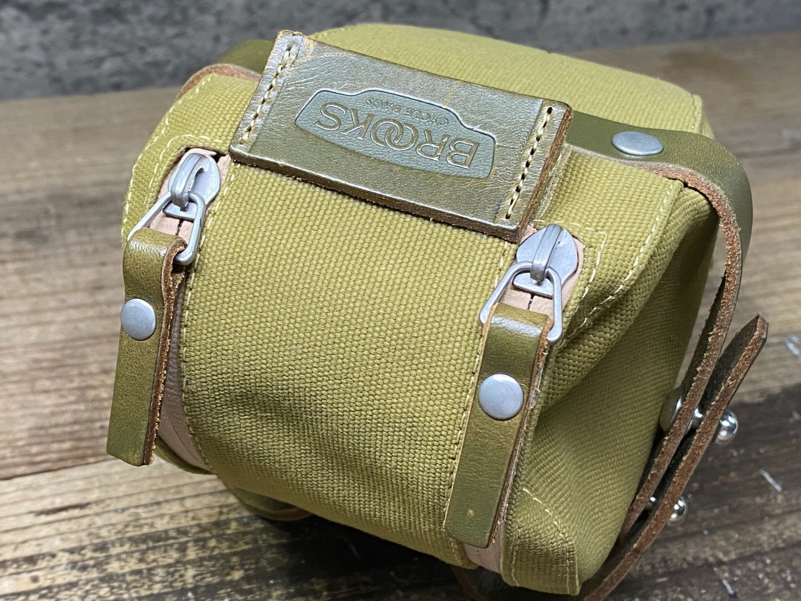 JC532 ブルックス BROOKS ISLE OF WIGHT SADDLE BAG サドル