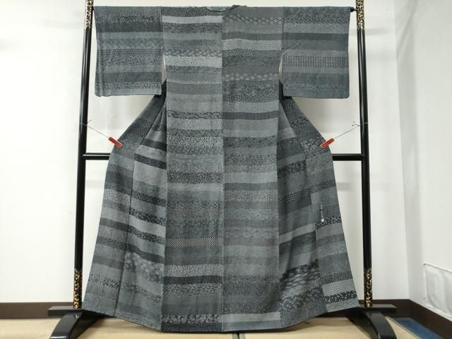 単衣　可愛い小花柄　上質小紋　作家物　型染め 単衣 可愛い小花柄 上質小紋 作家物 型染め