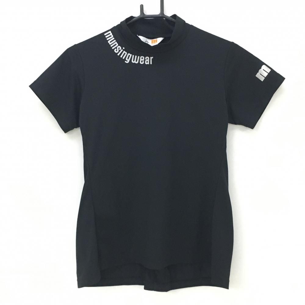 未使用 munsing ゴルフウエア 半袖 黒ハイネック 超美品】マンシングウェア 半袖ハイネックシャツ 黒×シルバー