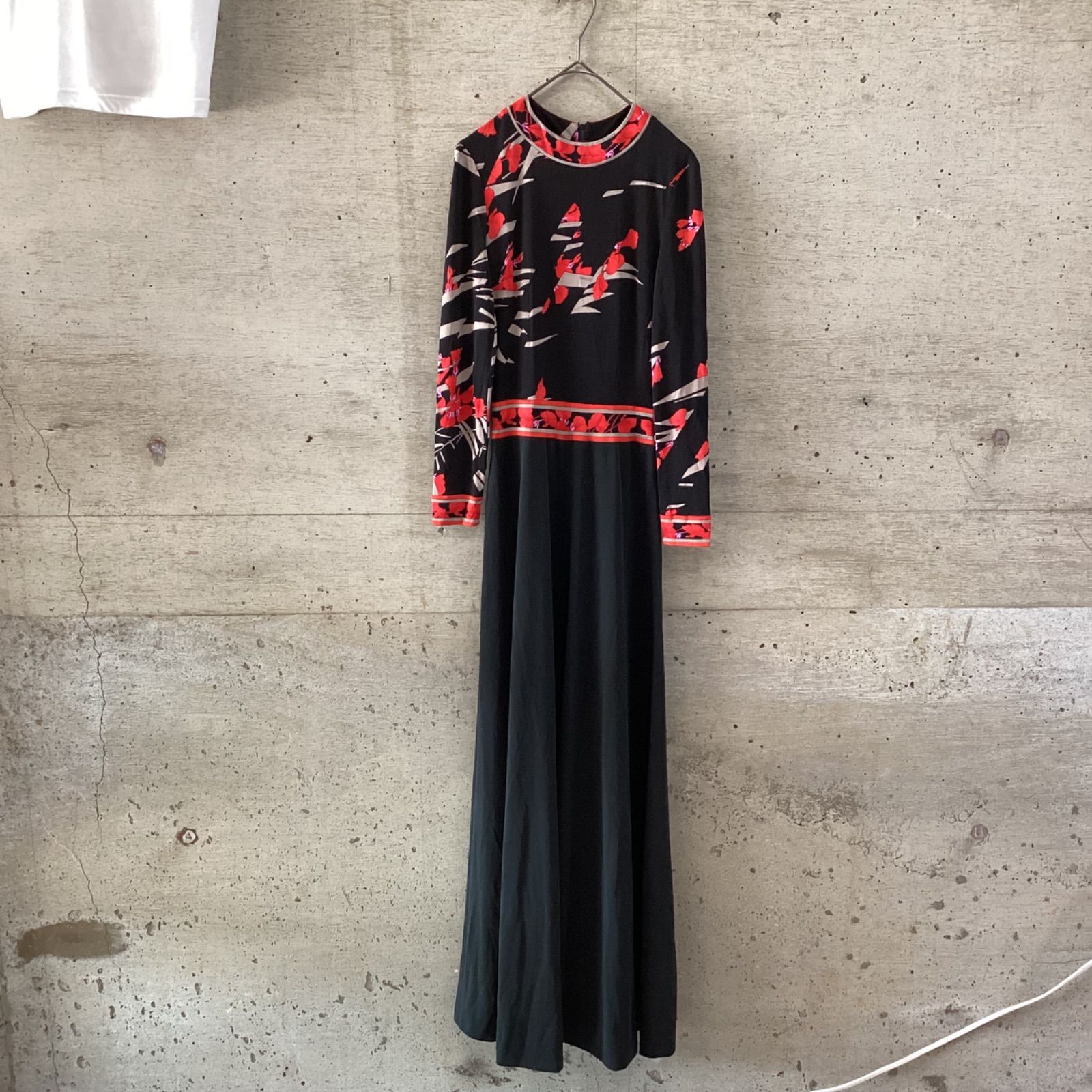 レオナールLEONARD made in france黒×柄切り替えワンピース