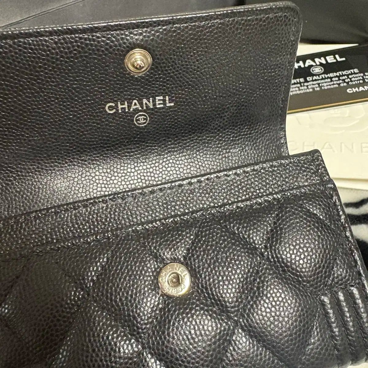 Chanel(シャネル) ボーイ フラップ シルバー金具 カード