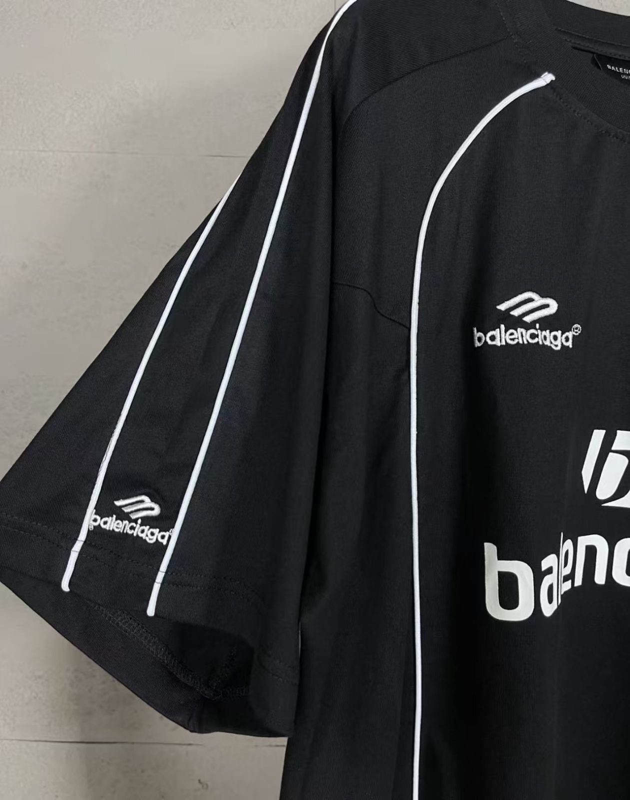 balenciaga サッカーシャツ 黒 オーバーサイズ - メルカリ