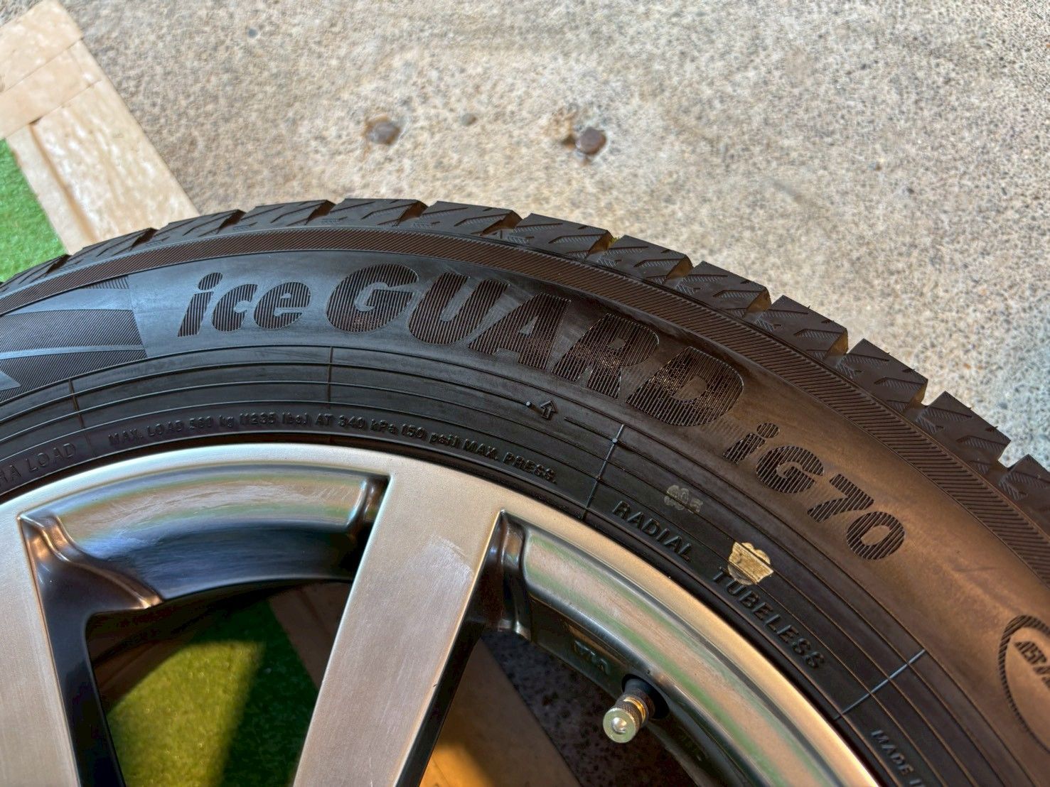 品質保証で、高速配送！ ミニクラブマン ML16 スタッドレスタイヤホイールセット 175 65R15 み