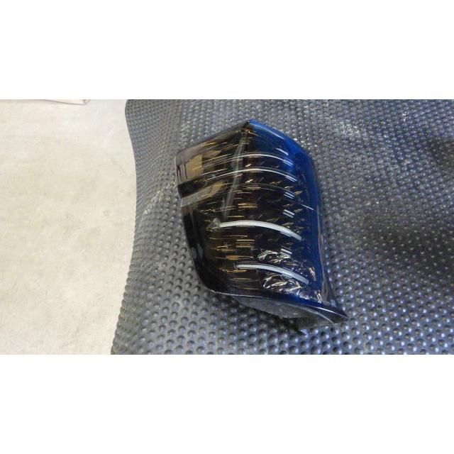 ステップワゴン DBA-RK6 左テールランプ