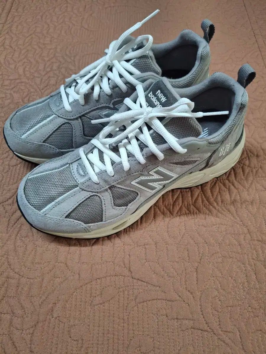 250 New Balance ニューバランス ランニングシューズ スニーカー 5087