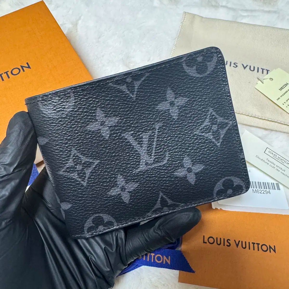 国内直営【Louis Vuitton】ヴィクター・ウォレット 二つ折り財布 Louis