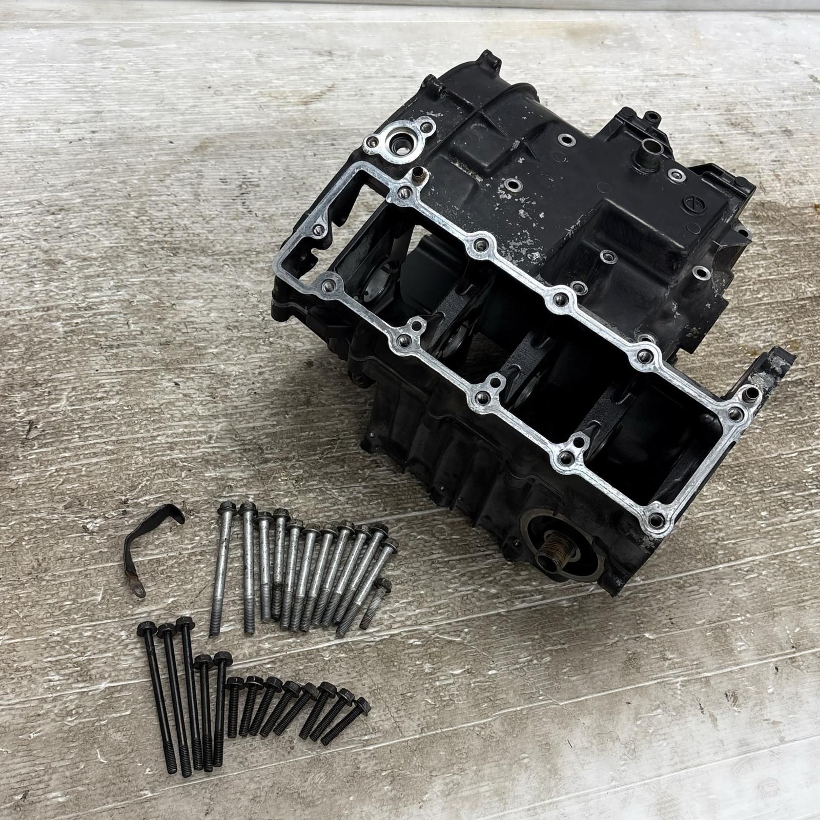 KAWASAKI バリオス2 ZR250B クランクケース カワサキ