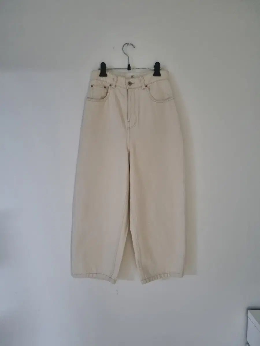 モノクローム デニムパンツ