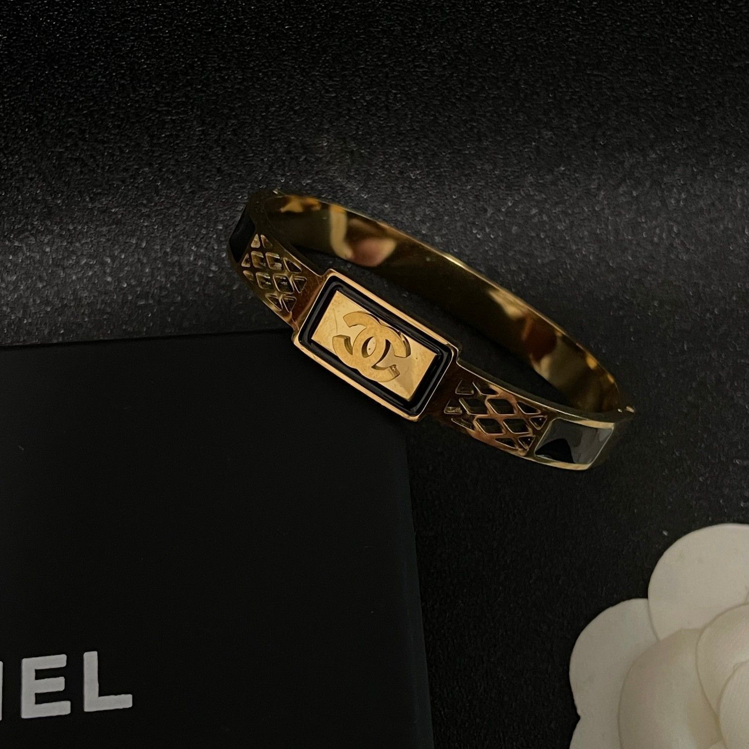 今日特価】CHANEL ダブル C オープンワーク ブレスレット