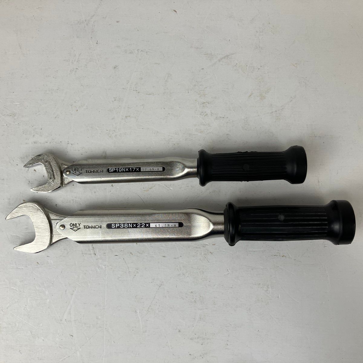 ЗЗTOHNICHI 22mm 17mm トルクレンチ 2本組 スパナヘッド 単能形 SP38N SP19N シルバー