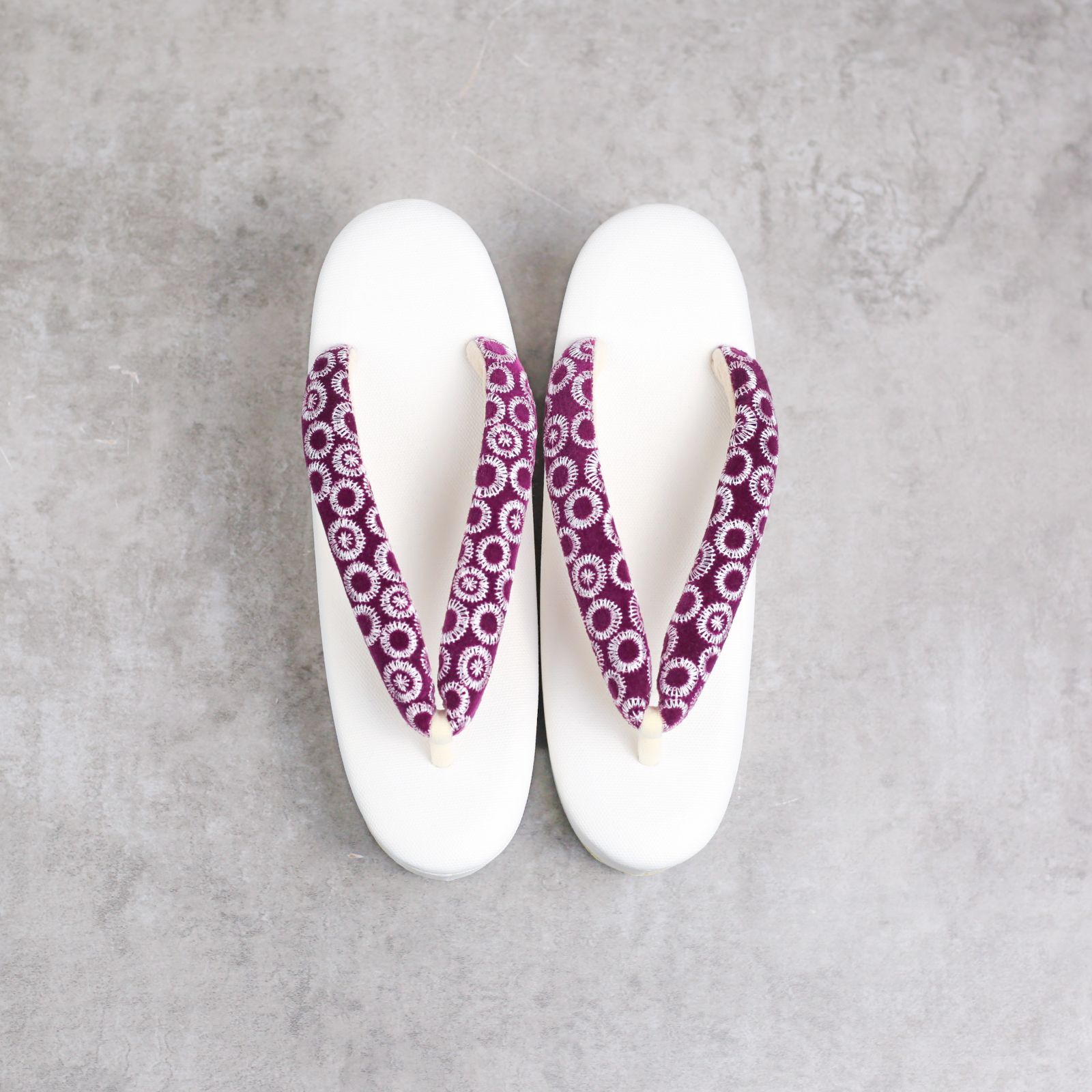 草履 うれしづくし 着物 カジュアル 小紋 紬 洒落着 振袖 紫 パープル ホワイト 白 幾何学模様 フリーサイズ Fサイズ Z-171