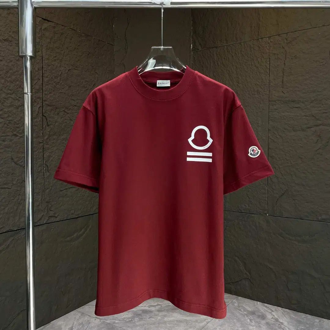 MONCLER(モンクレール) ユニセックス カジュアル ロゴ 赤 半袖T