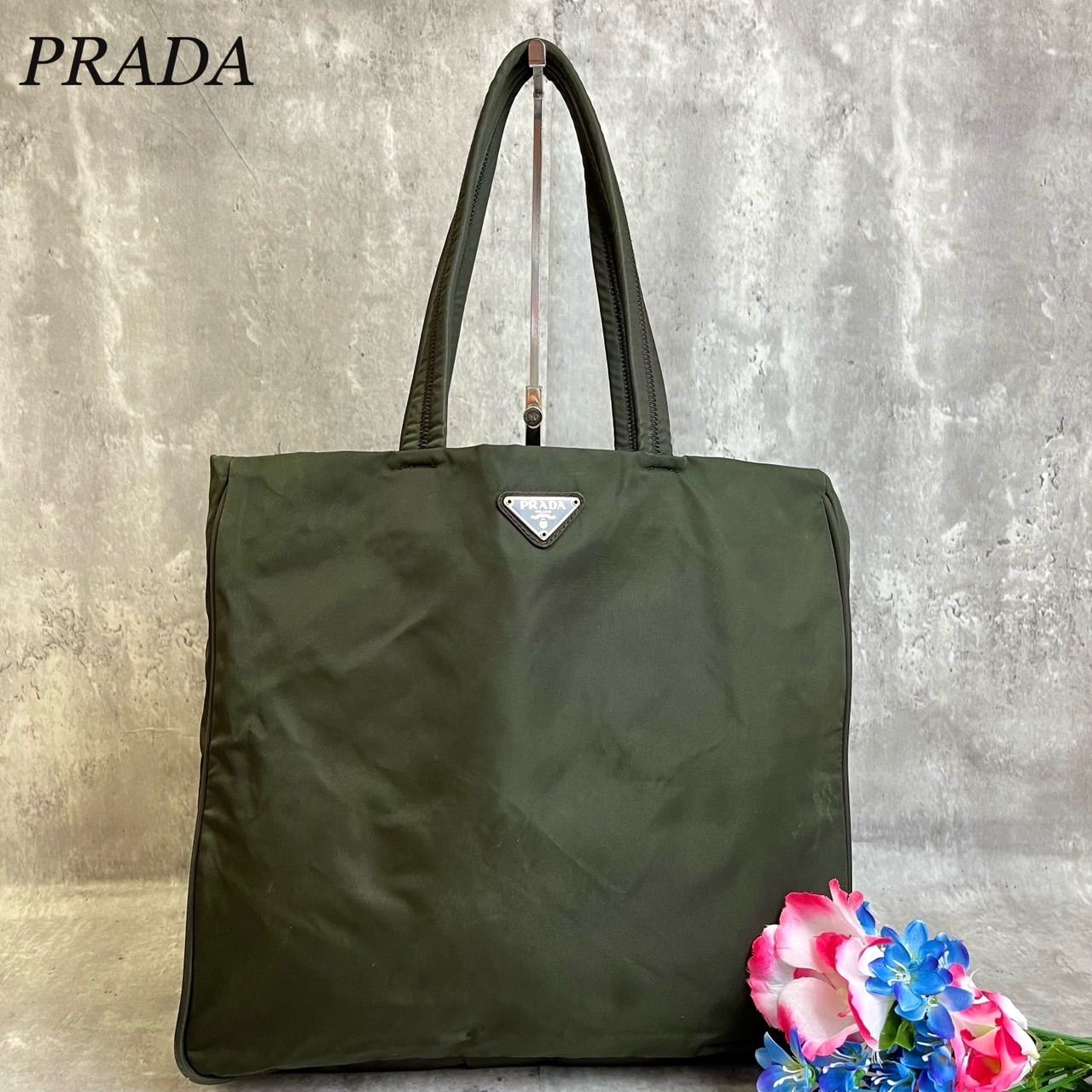 ✨良品✨ PRADA プラダ トートバッグ ハンドバッグ 三角ロゴ A4収納 シルバー金具 総柄 ロゴプレート 白タグ テスートナイロン 肩掛け  レディース カーキ 緑色 - メルカリ