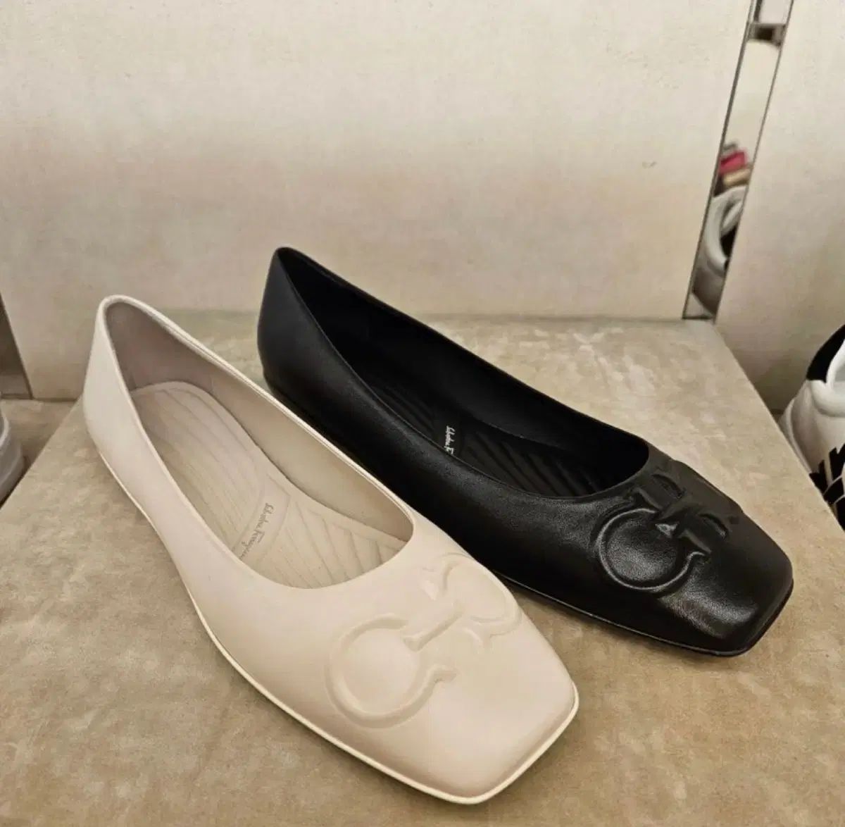 FERRAGAMO フェラガモ