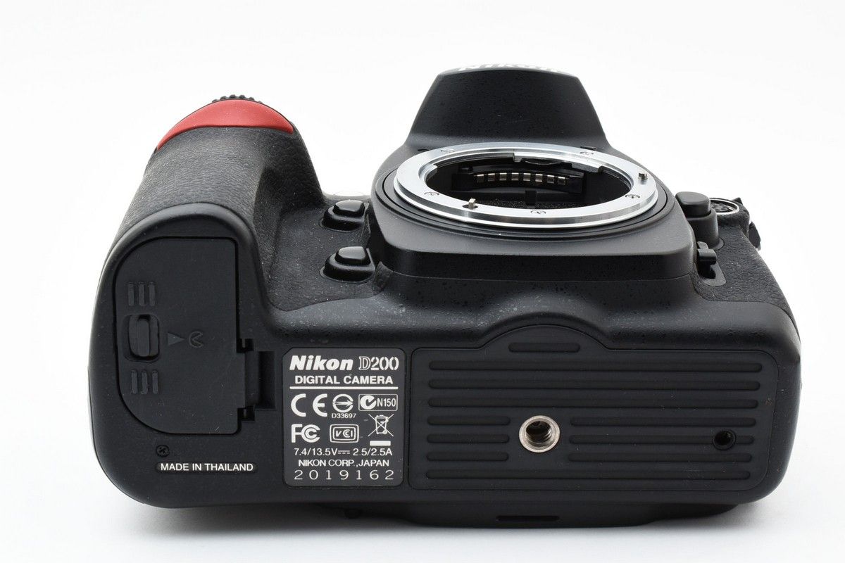 カメラ、光学機器 ＜良品＞ Nikon デジタル一眼レフカメラ D200 ボディ