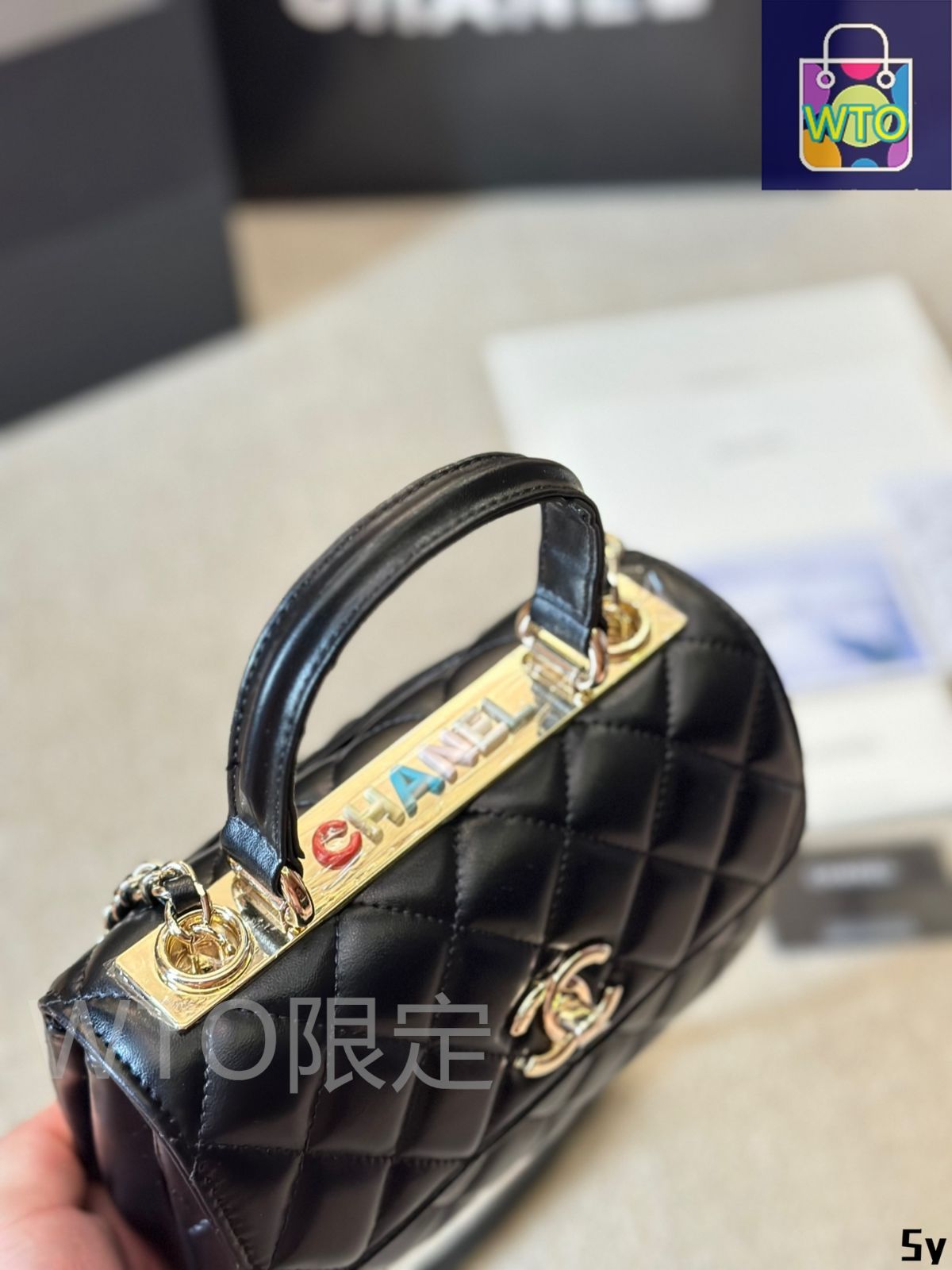 【上品なデザイン/コンパクトに持ち歩く♪】シャネル バッグ シャネルのミニバッグ: スタイルの一部 | TikTok