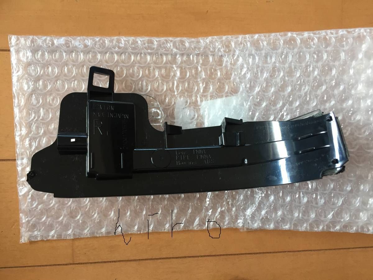 トヨタ純正　RAV4 左右ドア ミラー ウィンカー レンズ トヨタ RAV4 左ドアミラーウインカー レンズ交換｜グーネットピット