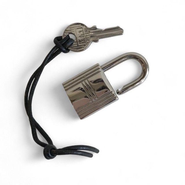 エルメス シルバー カデナ 南京錠 パドロック 鍵 キー NO101 エルメス