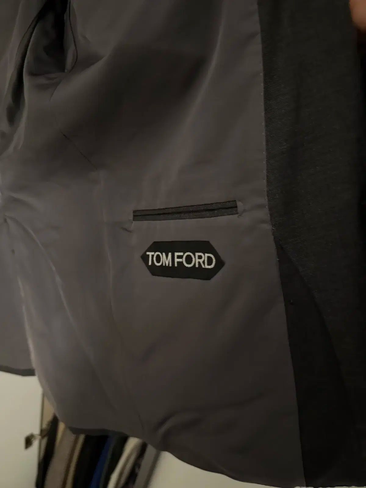 TOM FORD トムフォード セットアップ スーツ　グレー シャツ付き TOM FORD（トムフォード）ビジネス グレー サイズ:48R(L位)/50R(XL位