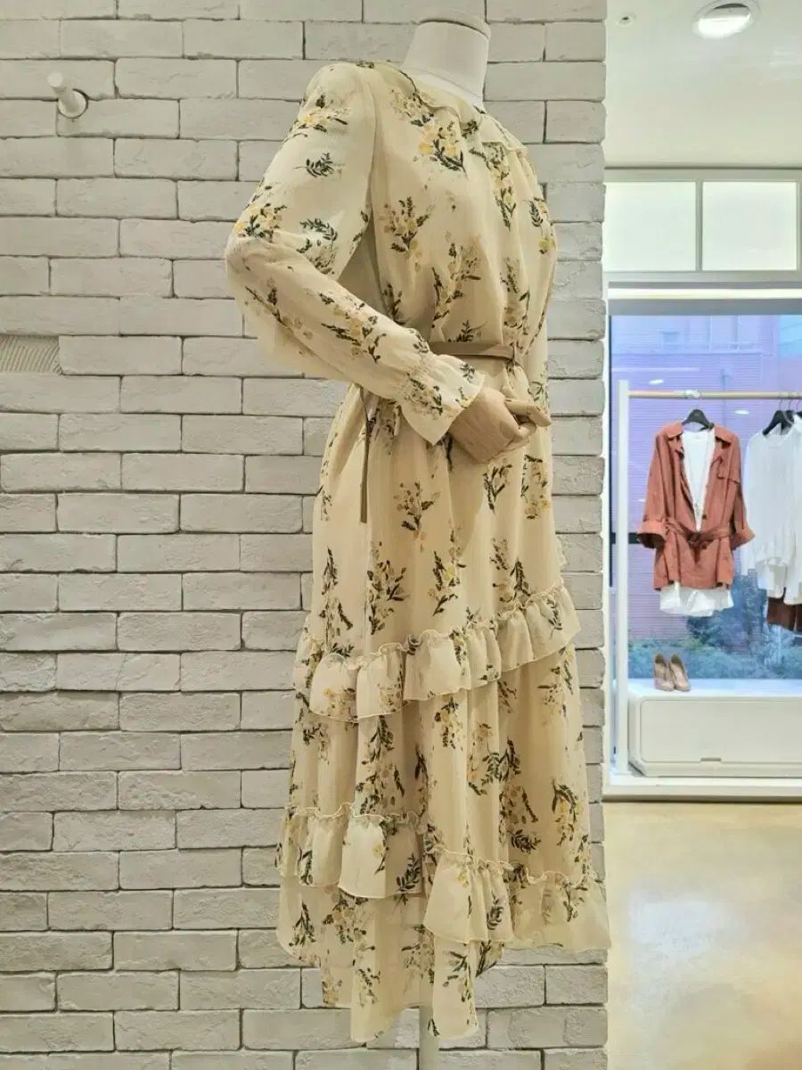 Enc 黄色 フリル ロング丈ワンピース 配送商品 タックプライス 329 000