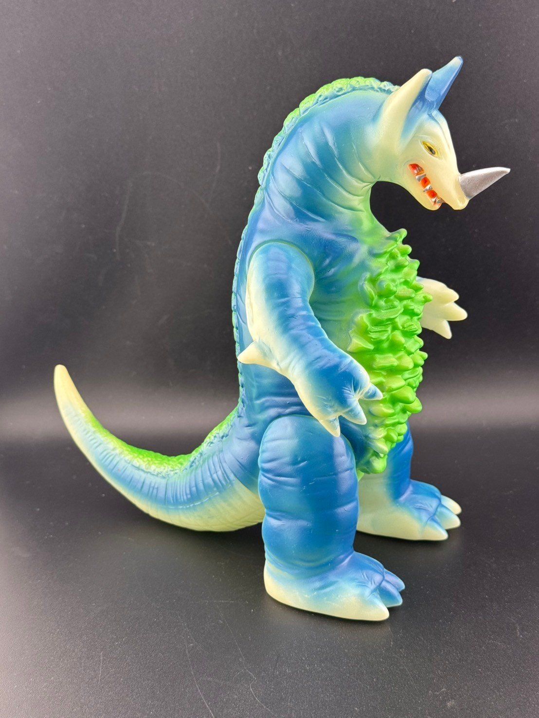 人気No.1 中古品】 ブルマァク ポピー フィギュア ソフビ 袋無し ゴモラ 特撮