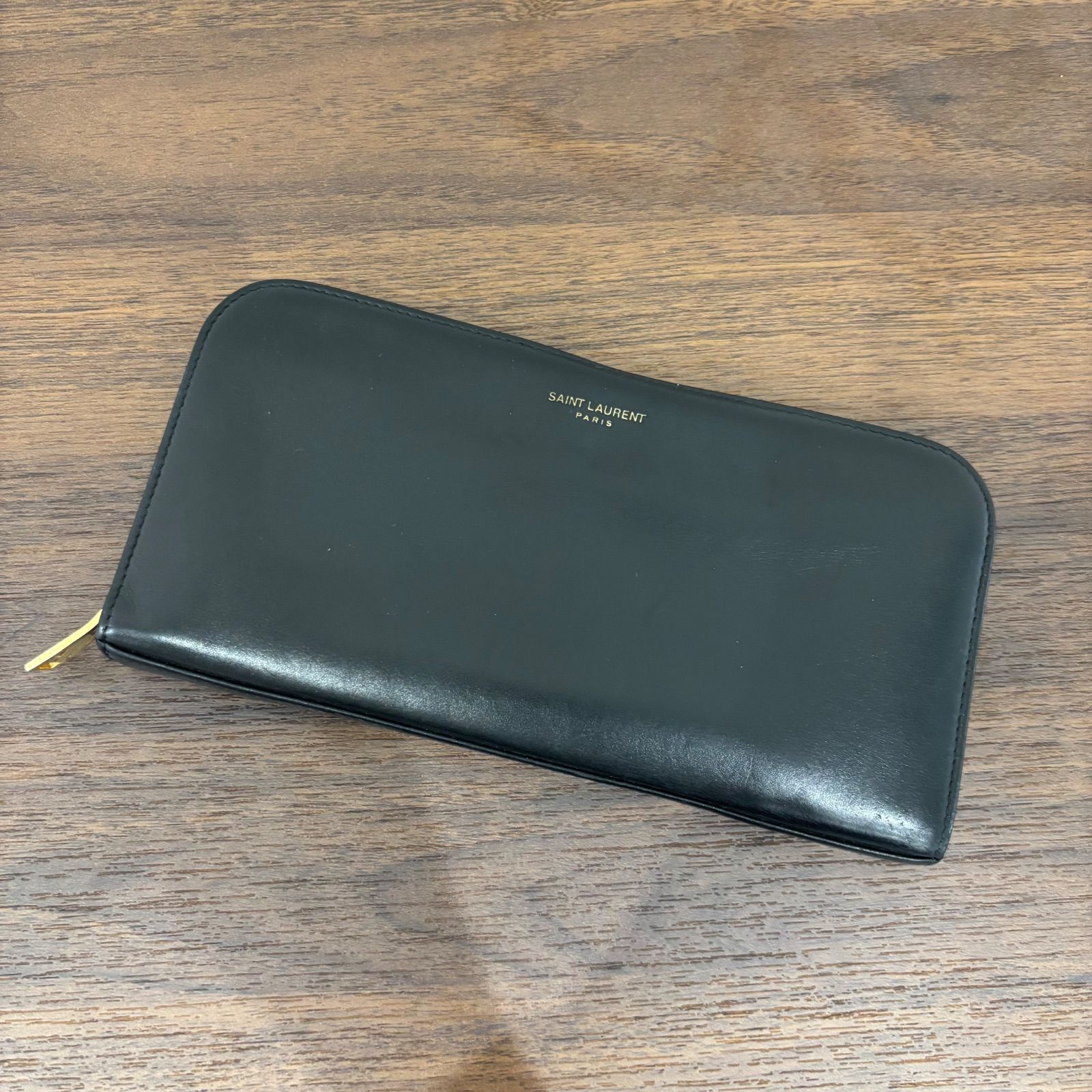 【美品】YSL サンローラン 長財布 ブラック レザー ラウンドジップ エンボス SAINT LAURENT ラウンドジップ財布