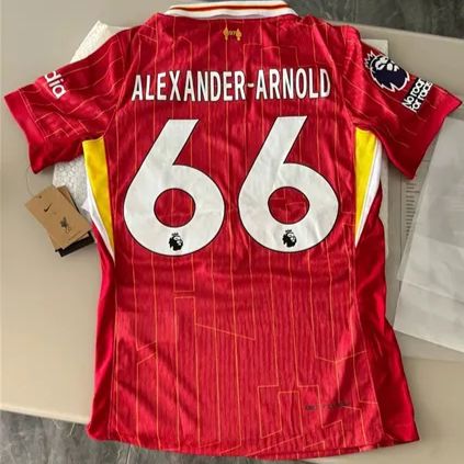 24-25 リバプールのユニフォーム 66番 ALEXANDER-ARNOLD