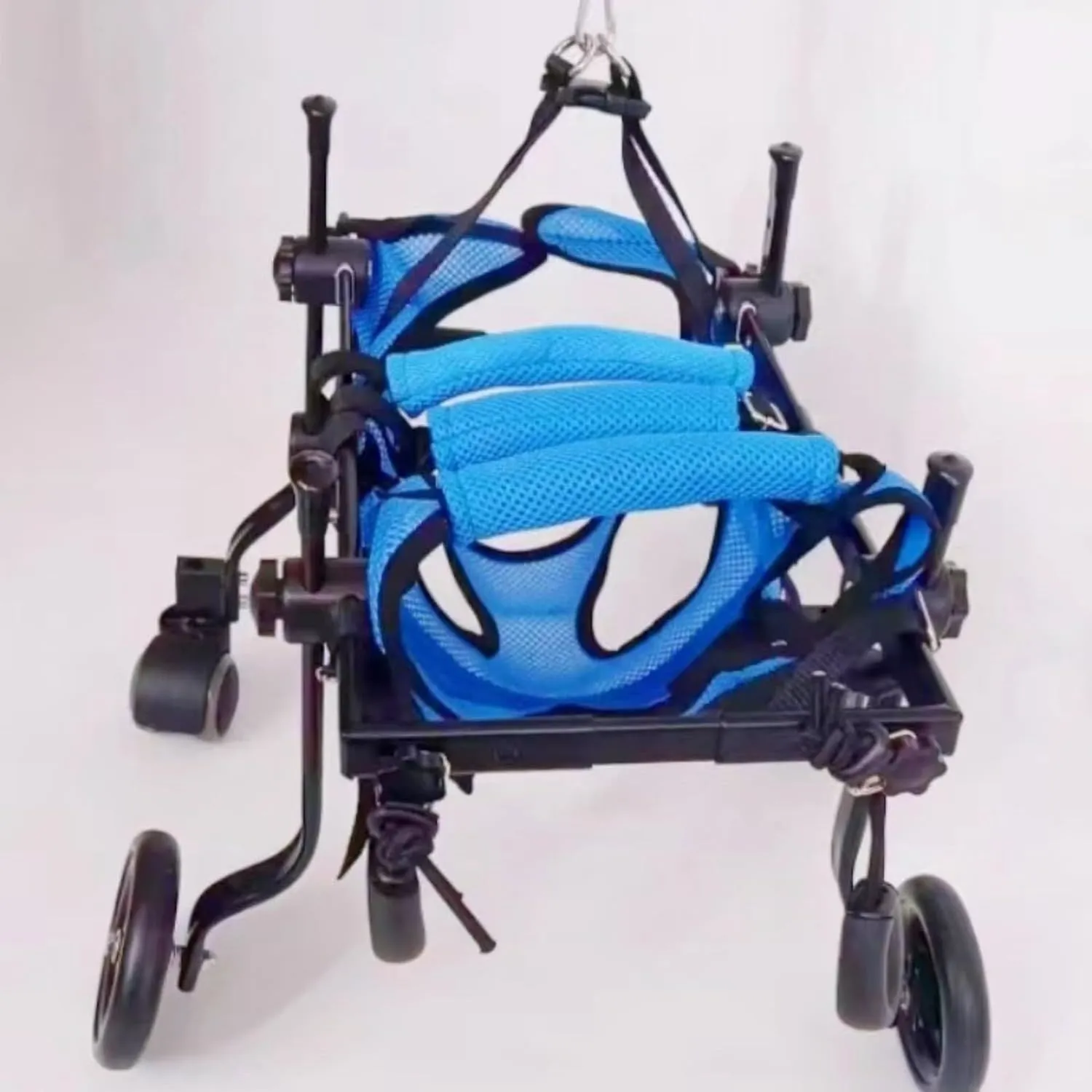 犬用車椅子、柴犬用車椅子4輪車、犬の車椅子 4輪の犬