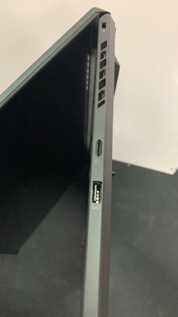 ゲーミングノートパソコン